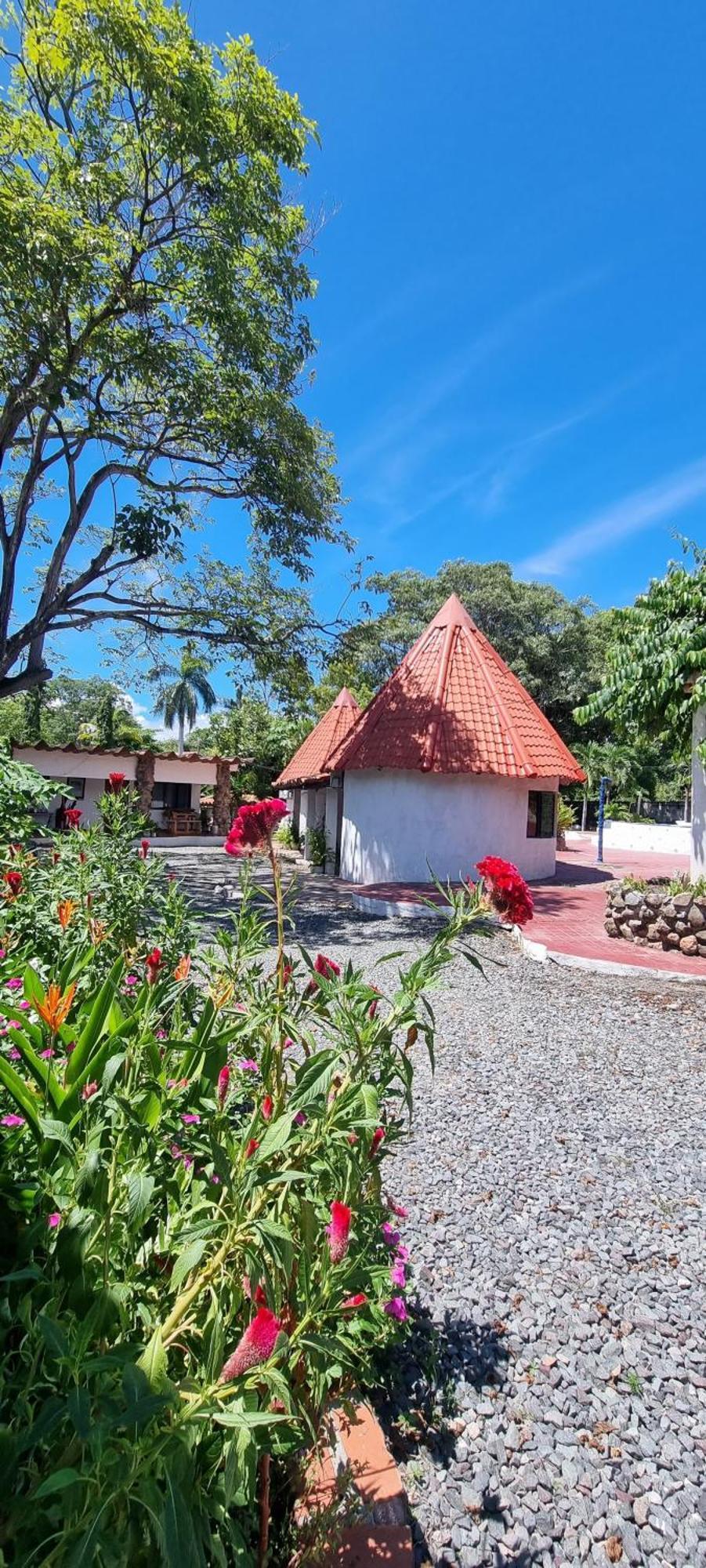 Mia Nueva Gorgona Hotel ภายนอก รูปภาพ