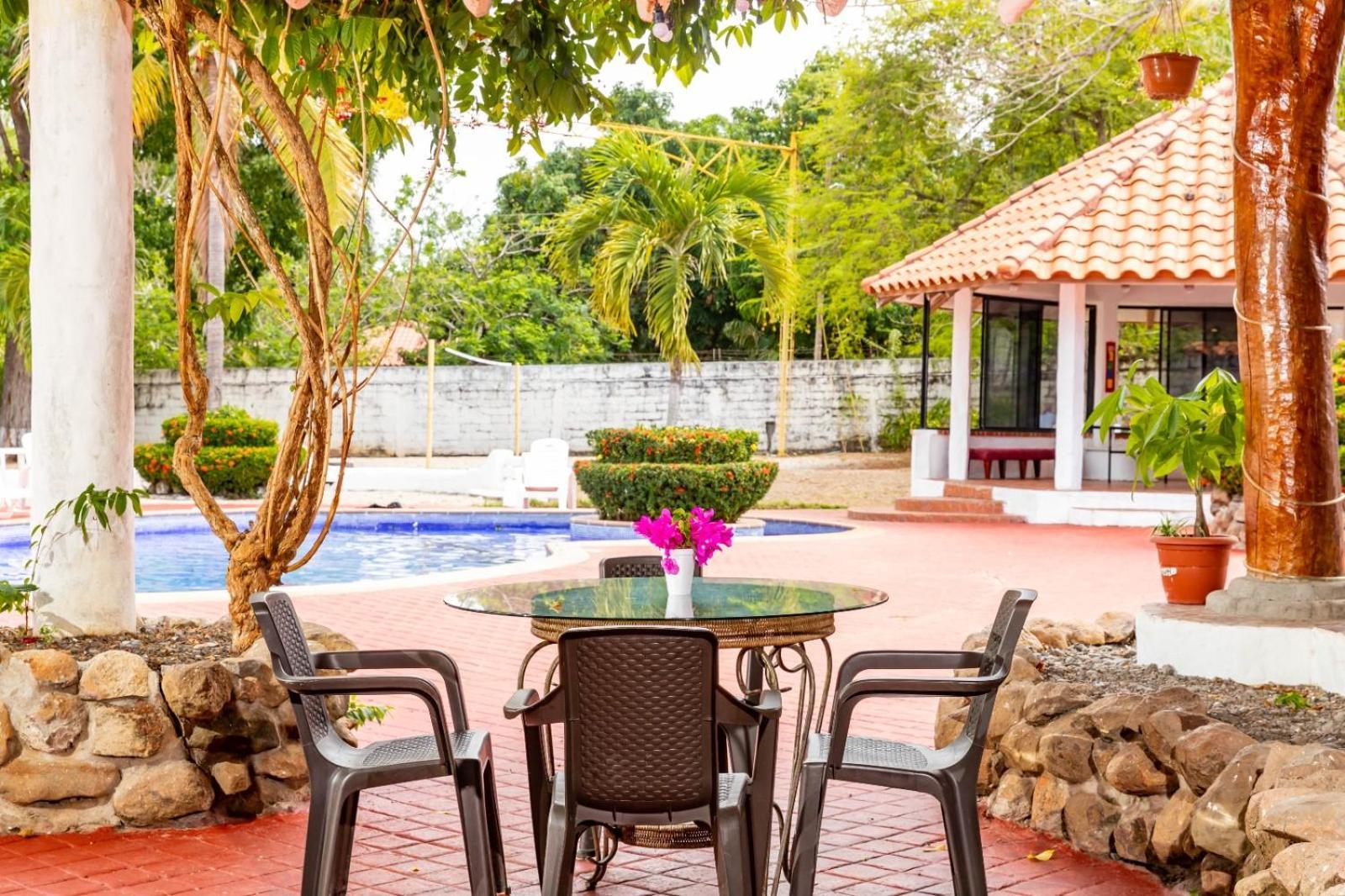 Mia Nueva Gorgona Hotel ภายนอก รูปภาพ