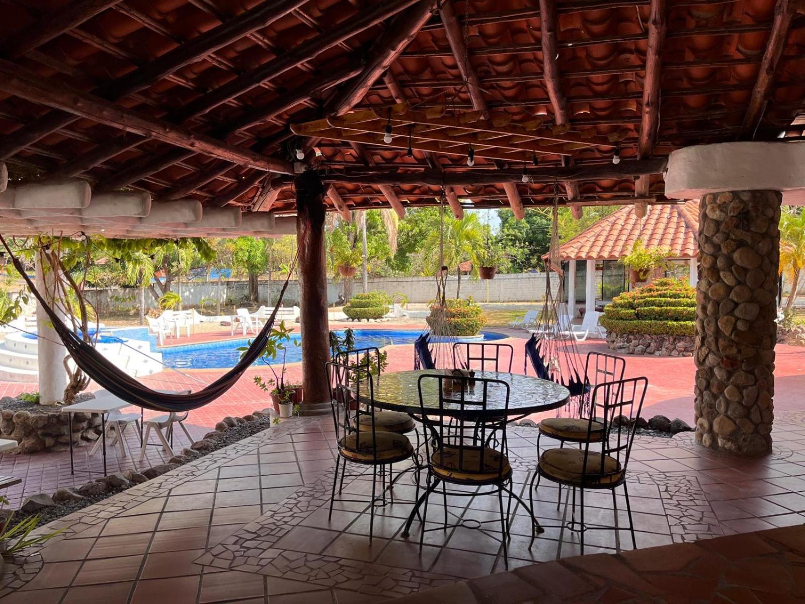 Mia Nueva Gorgona Hotel ภายนอก รูปภาพ
